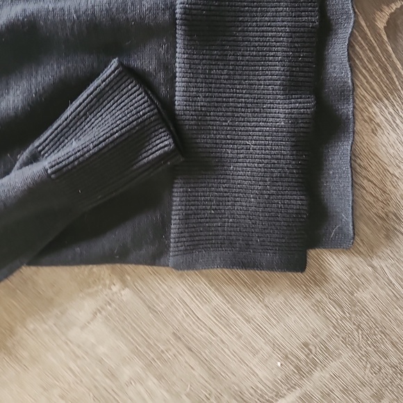 Sweater - Picture 5 of 6